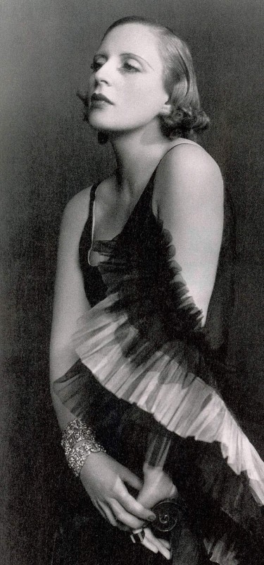 436384_Tamara-de-Lempicka-art-deco-woman-female-painter-1920s-1930s
